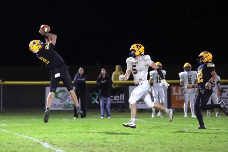 Mountaineers hold off Miners